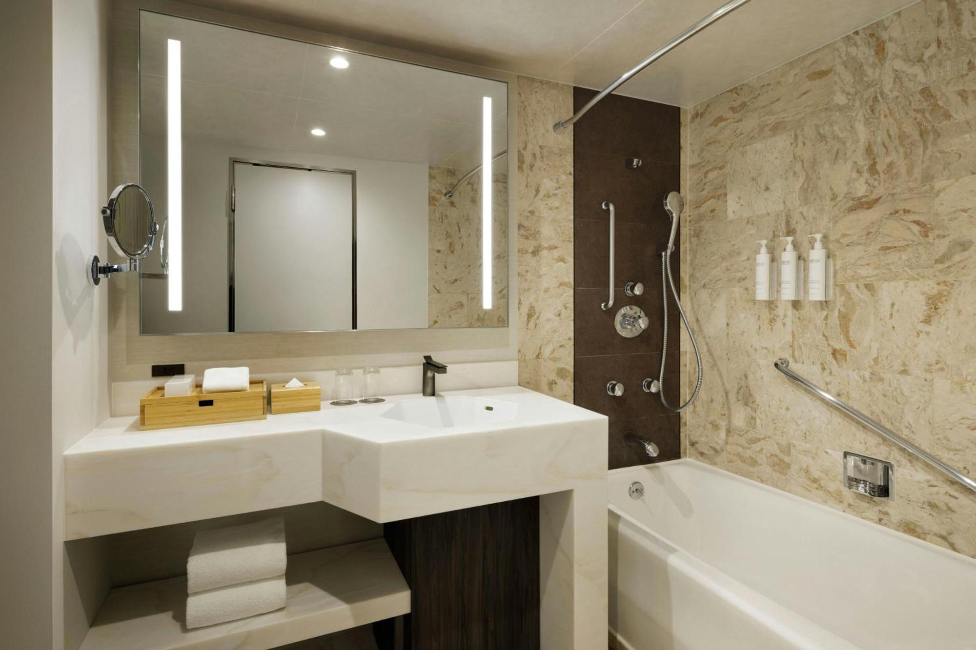 Courtyard By Marriott Tokyo Ginza Hotel Extérieur photo